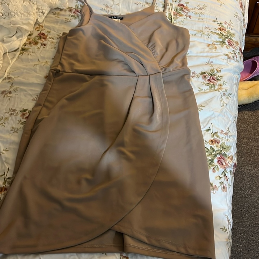 Venus brand size M dress